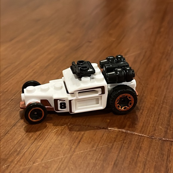 Hot Wheels Brick and Motor Block Car toy Mattel new white - Picture 5 of 9